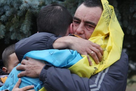В Одесскую область из российского плена вернулись семь молодых бойцов (фото)