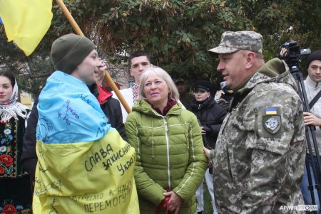 В Одесскую область из российского плена вернулись семь молодых бойцов (фото)