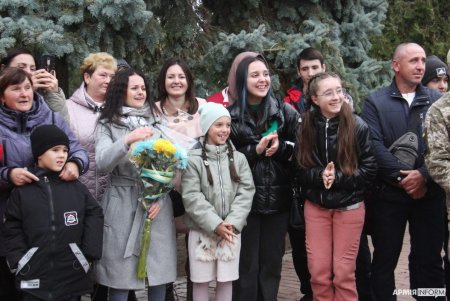 В Одесскую область из российского плена вернулись семь молодых бойцов (фото)