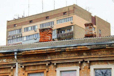 Улица Нежинская: купеческие дома, дворы-колодцы и новоделы, которые вписались в общую старинную атмосферу (фоторепортаж) 