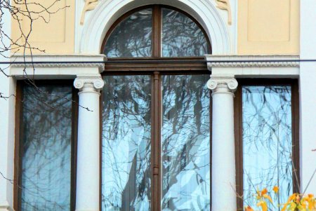 Улица Нежинская: купеческие дома, дворы-колодцы и новоделы, которые вписались в общую старинную атмосферу (фоторепортаж) 
