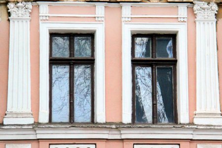 Улица Нежинская: купеческие дома, дворы-колодцы и новоделы, которые вписались в общую старинную атмосферу (фоторепортаж) 