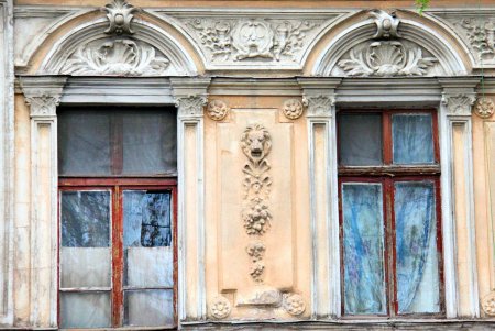 Улица Нежинская: купеческие дома, дворы-колодцы и новоделы, которые вписались в общую старинную атмосферу (фоторепортаж) 