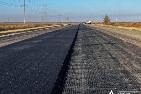 В городах Килия и Рени дорожники обустраивают площадки для хранения антигололедных материалов