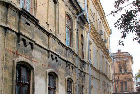 В Одесской инфекционной больнице продолжается масштабная реставрация старинных корпусов (фоторепортаж)