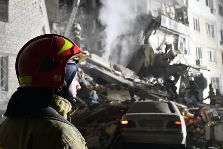 Враг ударил по жилому дому в Николаеве: Президент отреагировал на удары (фото, видео)