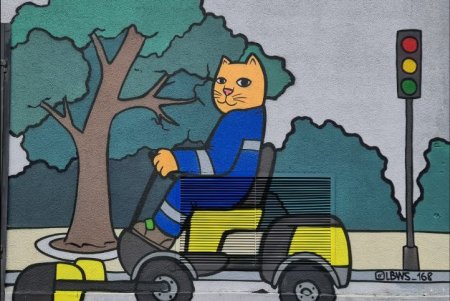На Молдаванке появился необычный мурал, посвященный работникам коммунальной сферы