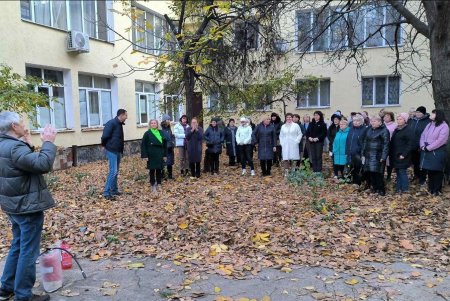 В учреждениях соцзащиты провели тренинги по эвакуации при чрезвычайных ситуациях (фото)