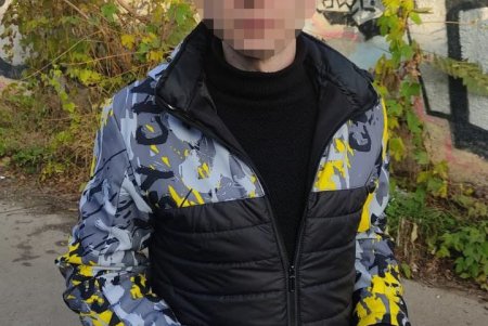 На улице Онежской в Одессе задержали мужчину с наркотиками (фото)
