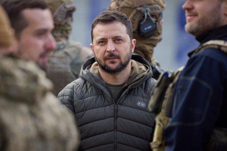 Президент Украины посетил освобожденный Херсон (фото, видео)