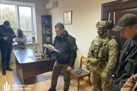 Выдавали разрешительные документы за деньги: в Одесской области чиновники организовали масштабную схему поборов с экспортеров «зернового коридора» (фото, видео)