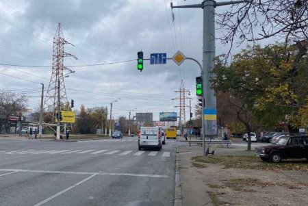В Киевском районе модернизировали светофорный объект (фото)