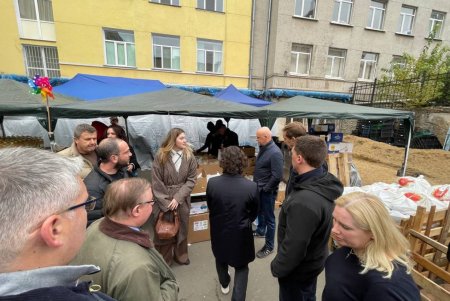 Зерновая инициатива, гуманитарная помощь и подготовка к зиме: Одессу посетила официальная делегация членов Комитета по обороне Палаты общин Великобритании (фото, видео)