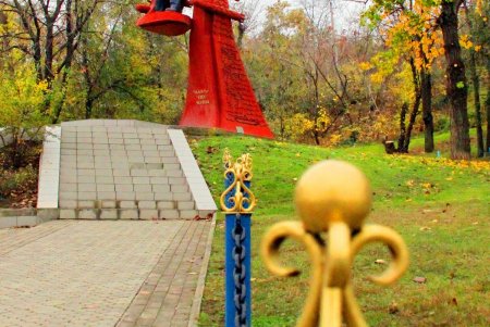 Сегодня прогуляемся по Херсонскому скверу (фоторепортаж)