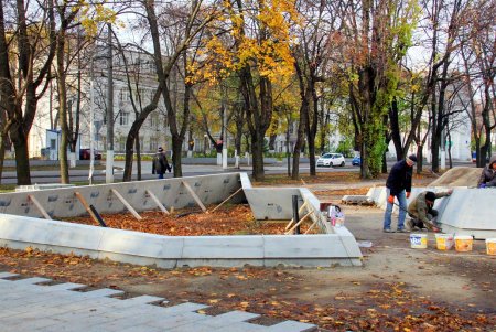 В сквере Героев Небесной Сотни идут работы по созданию Мемориала погибшим защитникам Украины (фоторепортаж) 