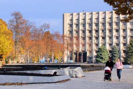 В сквере Героев Небесной Сотни идут работы по созданию Мемориала погибшим защитникам Украины (фоторепортаж) 