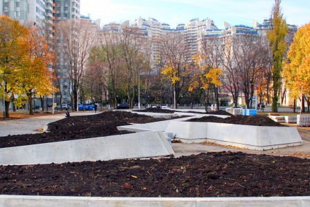 В сквере Героев Небесной Сотни идут работы по созданию Мемориала погибшим защитникам Украины (фоторепортаж) 