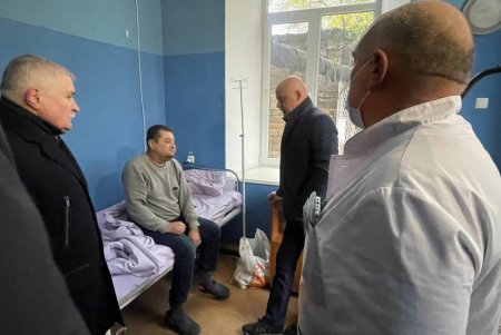 Работника одесской коммунальной службы избили за то, что он не дал украсть генератор из Пункта несломленности (фото, видео)