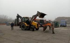 Коммунальные службы города готовятся к непогоде: переоборудована техника, разработаны маршруты очистки города, заготовлены реагенты (фото)
