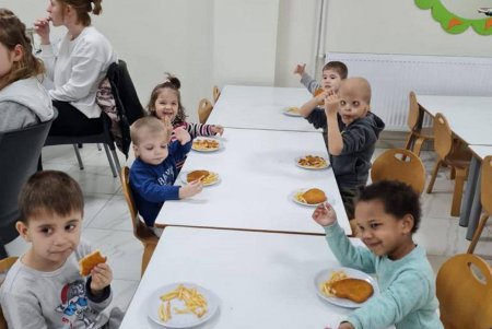 Воспитанники одесского дома ребенка «Солнышко» в комфортных условиях переживают войну в Анкаре (фото) 