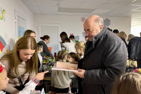 «Теплая волна» помощи ВСУ: в одесском пункте несокрушимости прошла благотворительная ярмарка в поддержку защитников (фото, видео)
