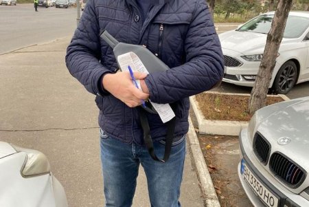 Одесские патрульные призывают водителей и пешеходов следовать требованиям регулировщиков во избежание штрафов