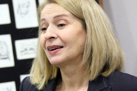 «На контрасте чувств»: художница Елена Кисловская презентовала в Одессе выставку графики (фоторепортаж)
