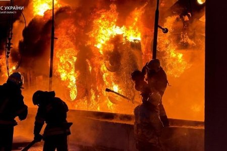 В Одесской области спасатели ликвидировали последствия ракетного удара российских оккупантов (фоторепортаж)
