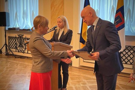 В Одессе поздравили госслужащих с профессиональным праздником (фото)