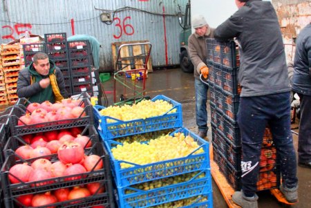Покупаем продукты на Привозе: что и почем на знаменитом одесском рынке (фоторепортаж)