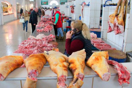 Покупаем продукты на Привозе: что и почем на знаменитом одесском рынке (фоторепортаж)