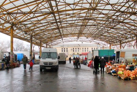 Покупаем продукты на Привозе: что и почем на знаменитом одесском рынке (фоторепортаж)