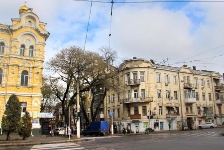 Прогулка по изменчивой улице Лейтенанта Шмидта (фоторепортаж)