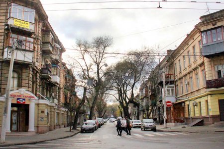 Прогулка по изменчивой улице Лейтенанта Шмидта (фоторепортаж)