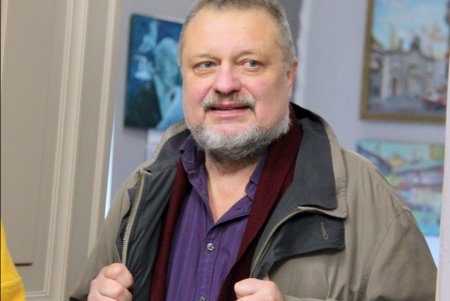 Театральная художница Татьяна Иванова представила на выставке бархатные картины (фоторепортаж)