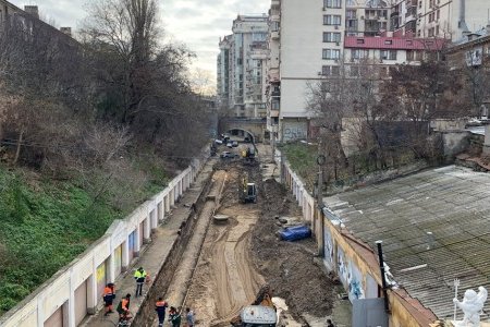 В Одессе реализуется второй этап капитального ремонта Деволановского спуска (фото)