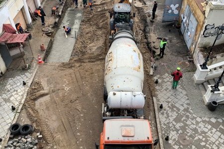 В Одессе реализуется второй этап капитального ремонта Деволановского спуска (фото)