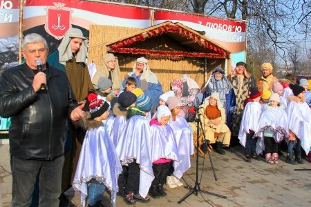 По случаю Рождества Христова в Одесском зоопарке представили красочное вертепное действо (фото)