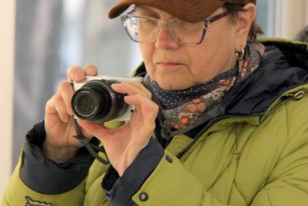В Летнем театре одесские художники представили выставку «Летний. Снег» (фоторепортаж)