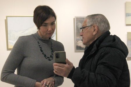 В Летнем театре одесские художники представили выставку «Летний. Снег» (фоторепортаж)