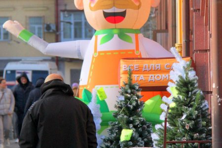 Новогодняя суета знаменитого Привоза (фоторепортаж)