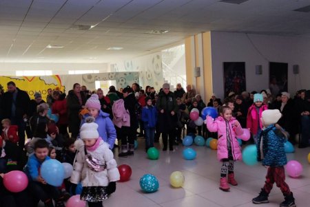 «Поддержи своих»: на стадионе «Черноморец» прошел 50-й концерт, посвященный Новогодним праздникам (фото)