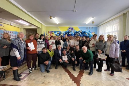 Мэр Одессы поздравил с наступающими праздниками работников гуманитарного центра в Киевском районе (фото, видео)