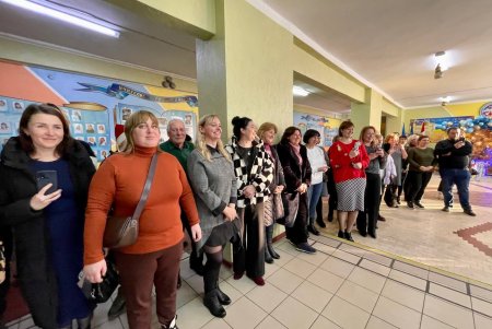 Мэр Одессы поздравил с наступающими праздниками работников гуманитарного центра в Киевском районе (фото, видео)