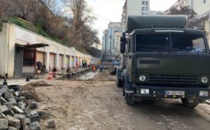 В Одессе реализуется второй этап капитального ремонта Деволановского спуска (фото)