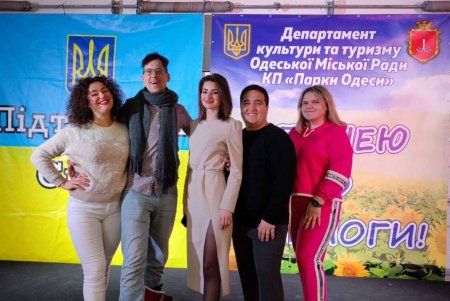 На стадионе «Черноморец» прошел новогодний праздник для детей военнослужащих (фото) 