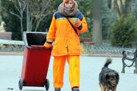 Праздничная Дерибасовская: новогодняя елка и мало людей на улице (фоторепортаж) 