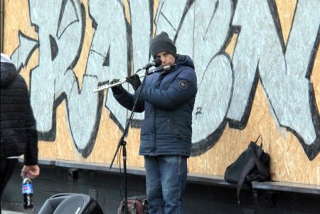 Праздничная Дерибасовская: новогодняя елка и мало людей на улице (фоторепортаж) 