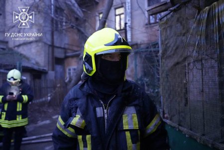 На Прохоровской горела квартира: хозяин получил отравление продуктами горения (фото) 