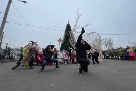 В Киевском районе города прошел праздник для детей военнослужащих и воспитанников центра социально-психологической реабилитации (фото, видео)